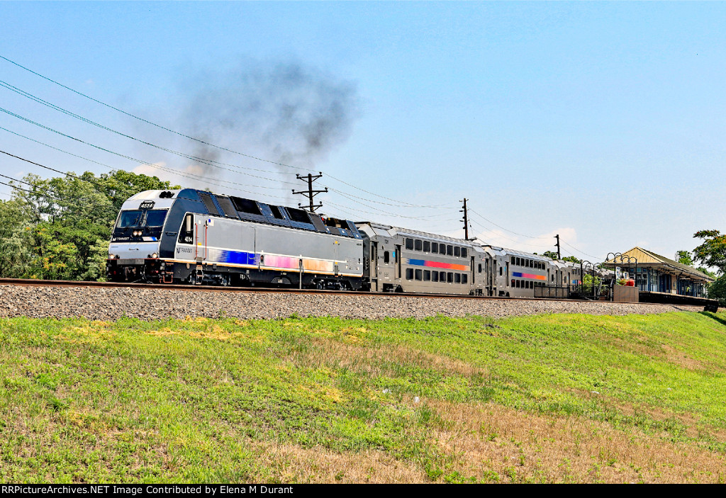 NJT 4514 on train 5519